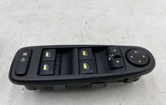 Citroen C4 I Picasso Electric window control switch 96639383zd