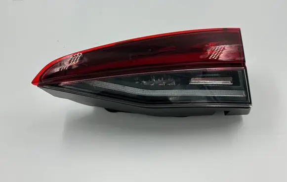 Skoda Octavia Mk4 Tailgate rear/tail lights 5E7945308A
