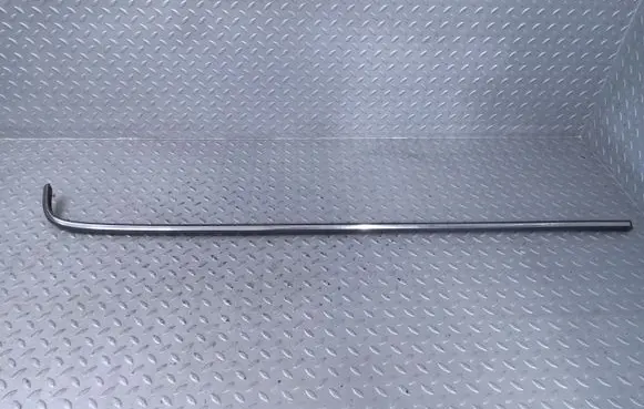 Rear fender molding trim