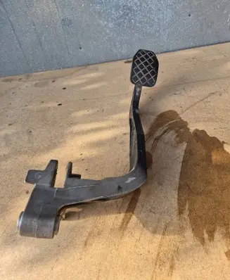 Audi A6 S6 C5 4B Clutch pedal 8D1721316