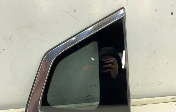 Nissan Rogue Rear side window 