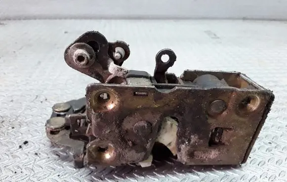 Jeep Cherokee Rear door lock