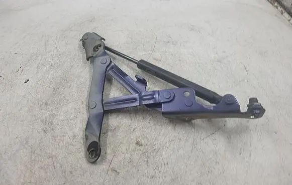 Mitsubishi Lancer X Tailgate/trunk/boot hinge 