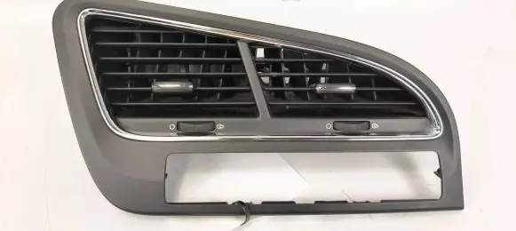 Peugeot 5008 II Dashboard side air vent grill/cover trim