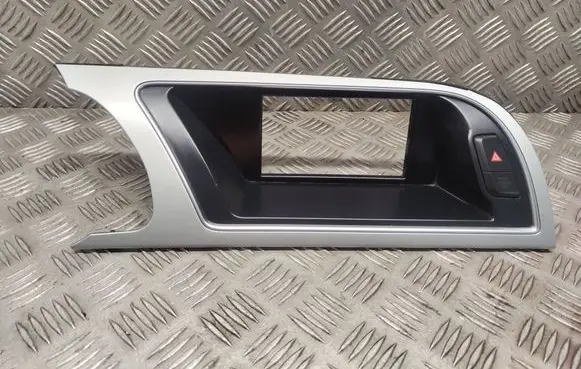 Audi A5 Sportback 8TA Radio/GPS head unit trim 8T1857186