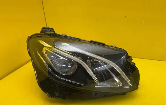 Mercedes-Benz E W213 Headlight/headlamp A2139068808