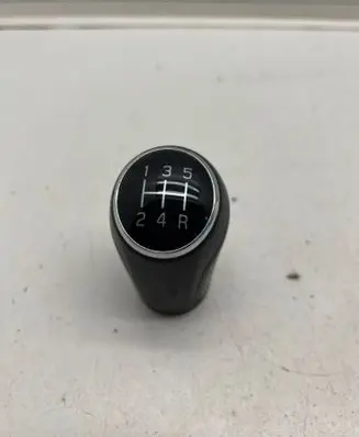 Suzuki Vitara (LY) Gear lever shifter trim leather/knob 