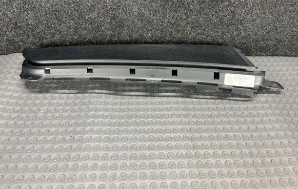 Mercedes-Benz GL X166 Rear door window/glass frame A1668101320
