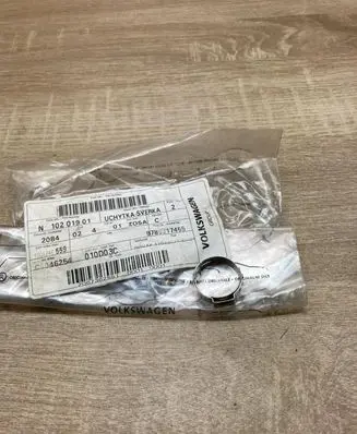 Volkswagen PASSAT B5 Other engine bay part N10201901 WAGHOSECLAMP