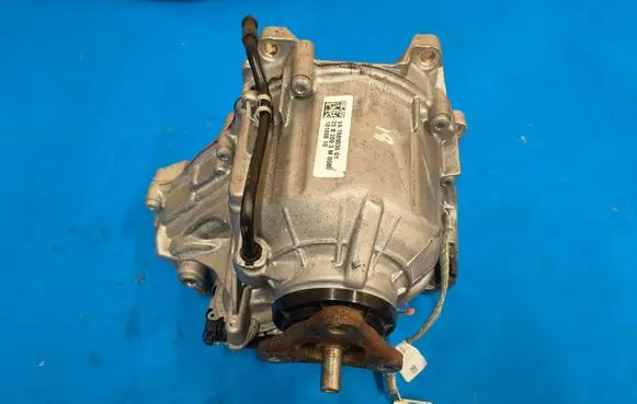BMW X3 G01 Gearbox transfer box case 7889035