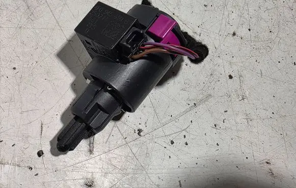 Audi A4 S4 B8 8K Brake pedal sensor switch 4F0945459B 250714 0581
