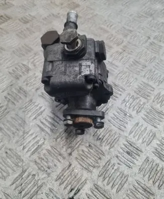 BMW 5 E60 E61 Power steering pump 678084804