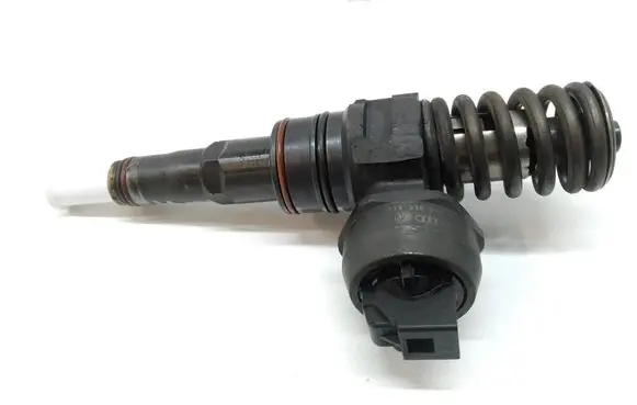 Volkswagen Sharan Fuel injector 038130073AH