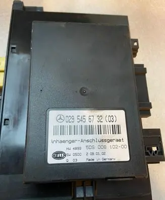 Mercedes-Benz C W203 Tow bar relay 0295456732 5DS00810200