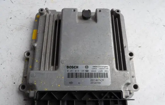 Renault Kangoo II Engine control unit/module 237102747R 237102748R 0281019148