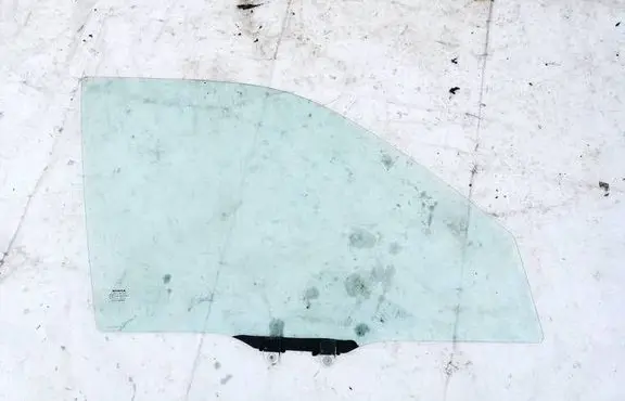 Honda CR-V Front door window glass four-door 43R007951 43R-007951
