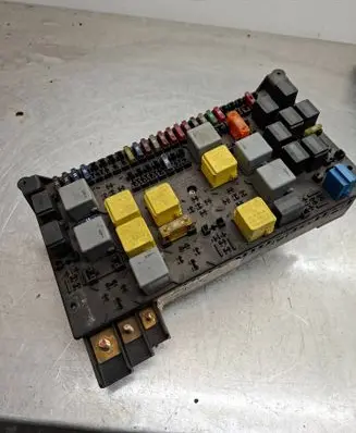 Mercedes-Benz ML W163 Fuse module 1635450205 08200101