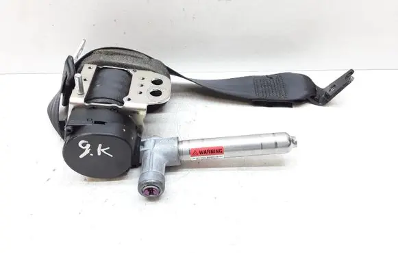 Volvo C30 Rear seatbelt
