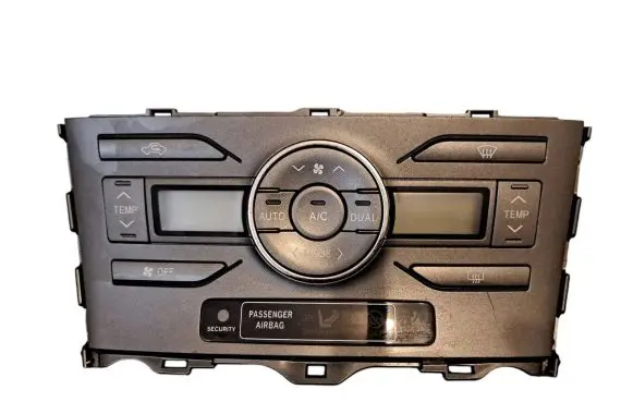 Toyota Auris 150 Climate control unit 5590002220B 8G2261102AJAB