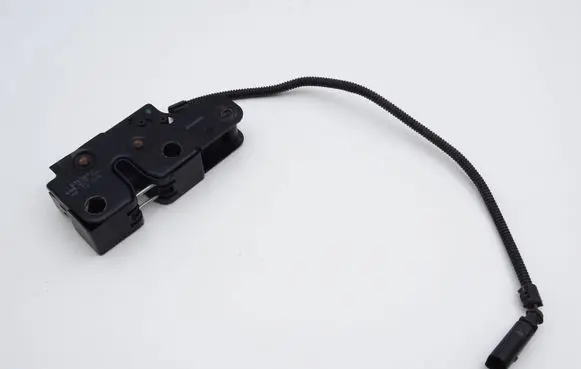 Volkswagen Golf Plus Engine bonnet/hood lock/catch 5M1823509
