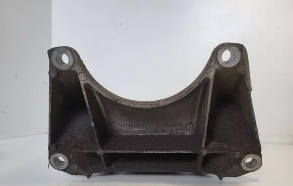 BMW 7 E65 E66 Gearbox mounting bracket 6754619