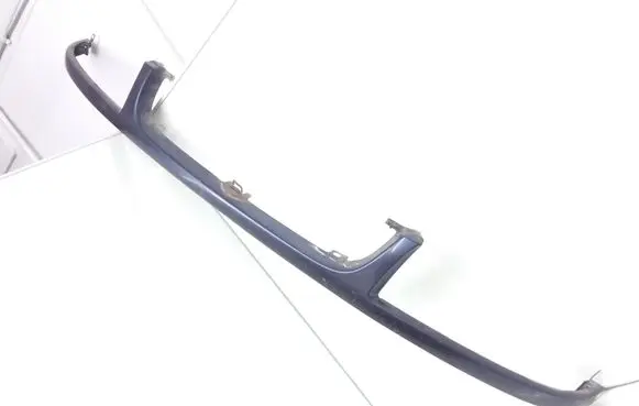 Volkswagen PASSAT B4 Front bumper upper radiator grill