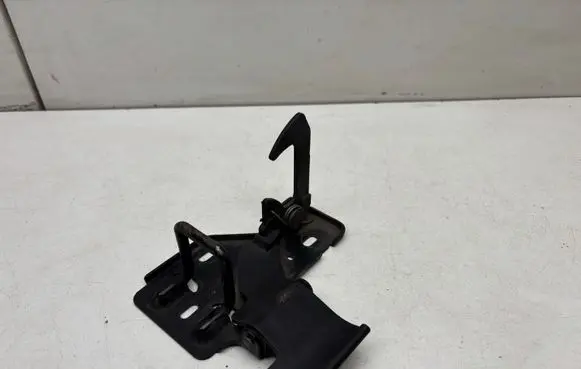 Volkswagen Touareg I Engine bonnet/hood lock/latch loop/hook 6Q0823480B