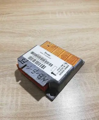 Mercedes-Benz E W210 Airbag control unit/module 0018200026 R9T6J06CFW7