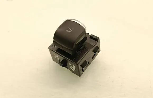 Alfa Romeo Stelvio Tailgate opening switch 01561170210