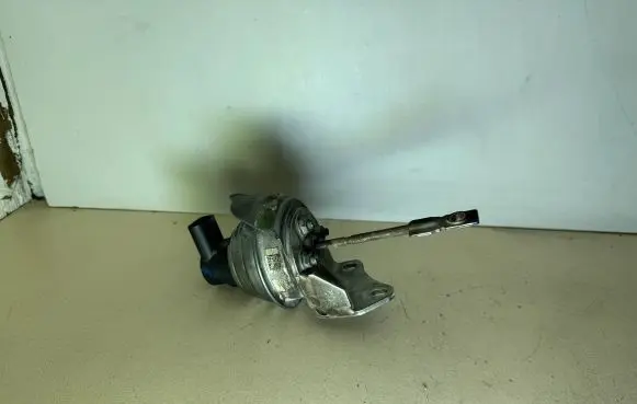 Volkswagen PASSAT B6 Turbo charger electric actuator 79243003 792430 L5040511020