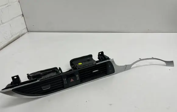 Audi A6 S6 C7 4G Dash center air vent grill 4G2820951