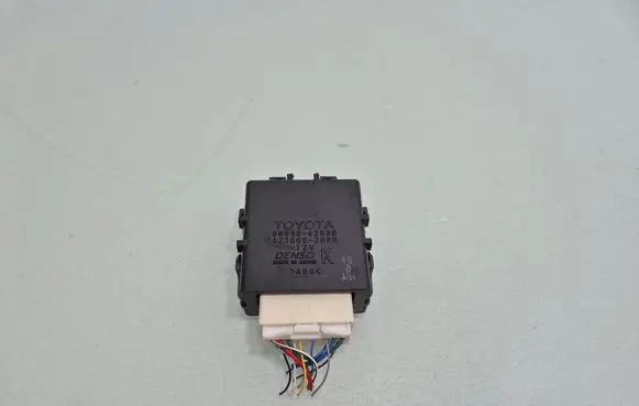 Toyota RAV 4 (XA40) Window control relay 8594042030 4230002080