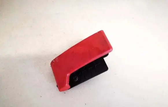 Mercedes-Benz E W212 Engine bonnet (hood) release handle