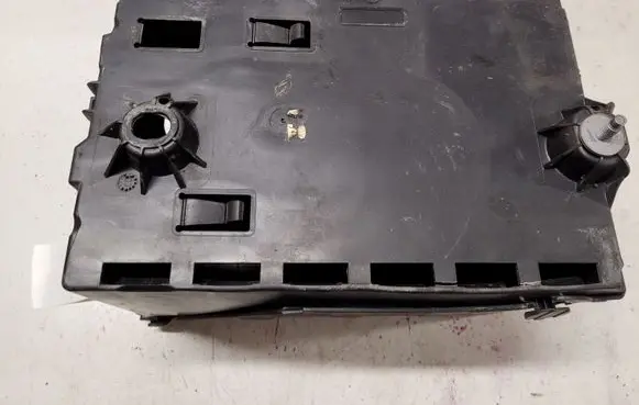 Battery box tray