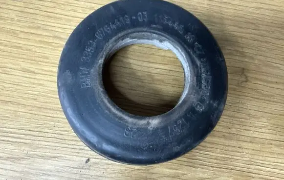 BMW 3 E90 E91 Rear coil spring rubber mount 6764419