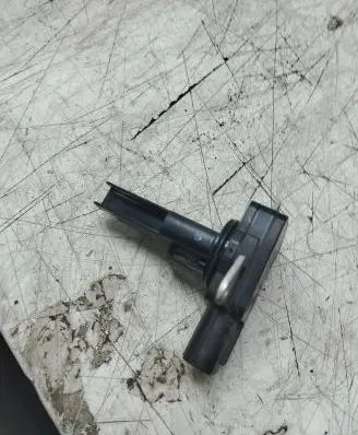 Toyota Avensis T270 Mass air flow meter 197400