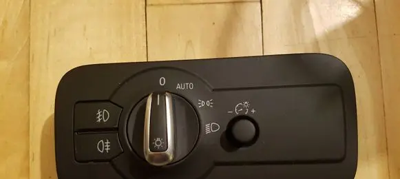 Volkswagen Touareg II Light switch 7P6941431AB 748501490001