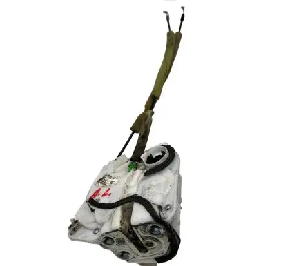 Mazda 3 II Rear door lock C0279