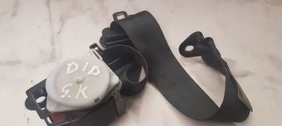 Mitsubishi Pajero Rear seatbelt