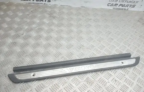 Volvo S40, V40 Front sill trim cover