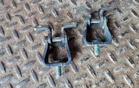 Volkswagen Tiguan Tailgate/trunk/boot hinge 5N0827301