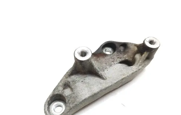 BMW 2 F46 Engine mounting bracket 8513419