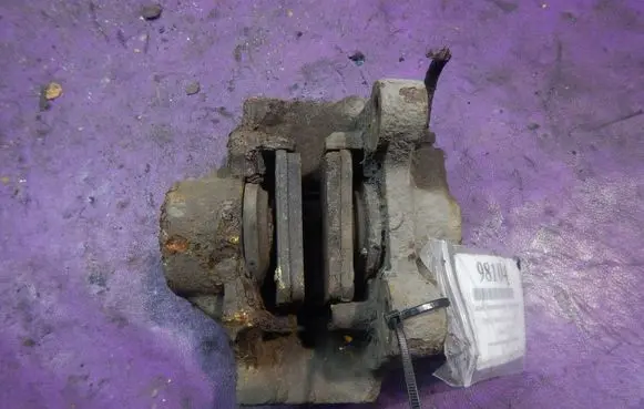 Opel Astra F Rear brake caliper