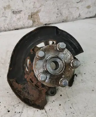 Toyota Avensis T270 Front wheel hub