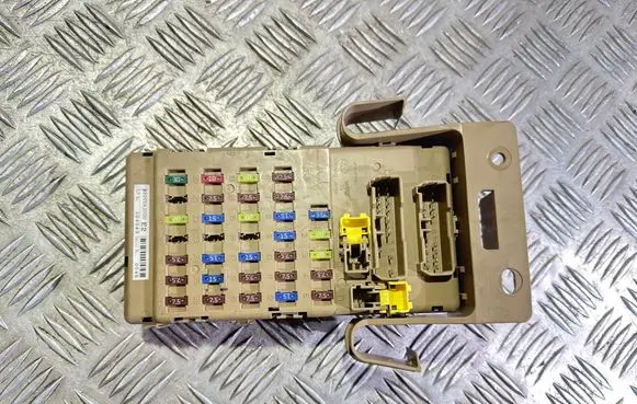 Subaru Outback Fuse module 82201AJ000