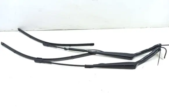 Mercedes-Benz Sprinter W907 W910 Front wiper blade arm A9108203400