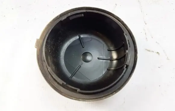 Volkswagen Golf III Headlight/headlamp dust cover 18486