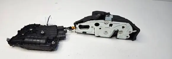 BMW X6 E71 Rear door soft close latching motor 7167587