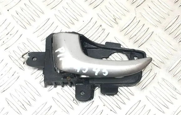 Hyundai i30 Front door interior handle 82613GD000