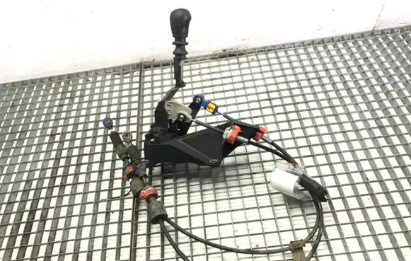 Nissan Qashqai Gear shift rod 
